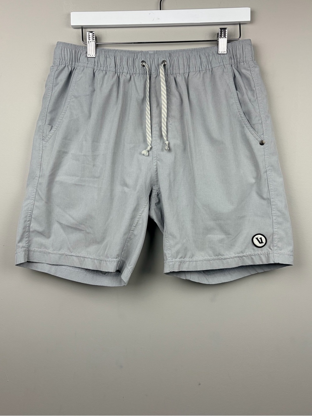 Vuori Kore Short Mens Small 7” Lined Sky Grey Athletic Performance Shorts